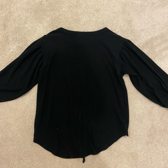 Black long sleeve shirt with tie at the bottom - Picture 2 of 4